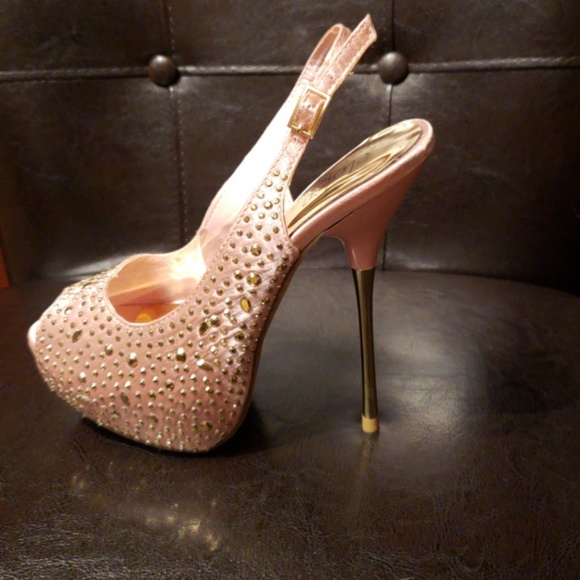 Shoedazzle Eloise Heels - Picture 4 of 5